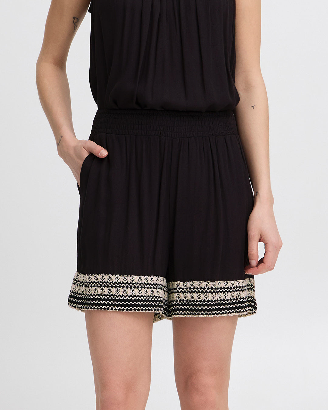 Ragni Shorts