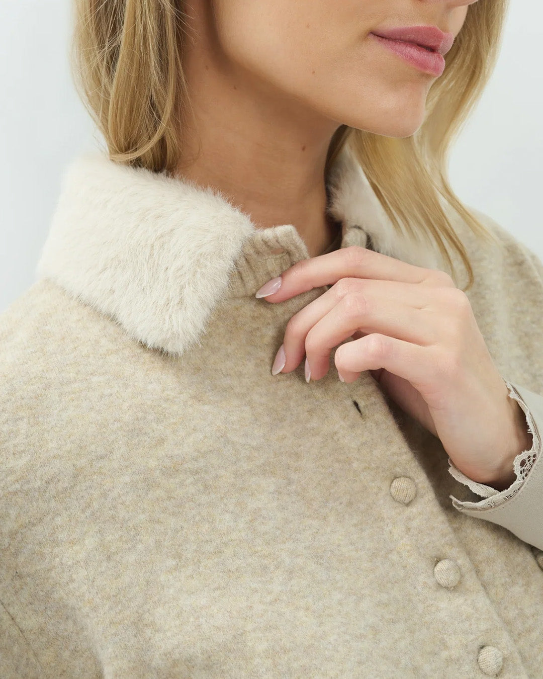 Detach Collar
